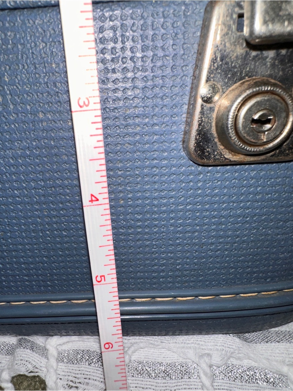 Vintage Blue Train Case Cosmetic Makeup Box-Rough Shape Inside - Picture 10 of 16